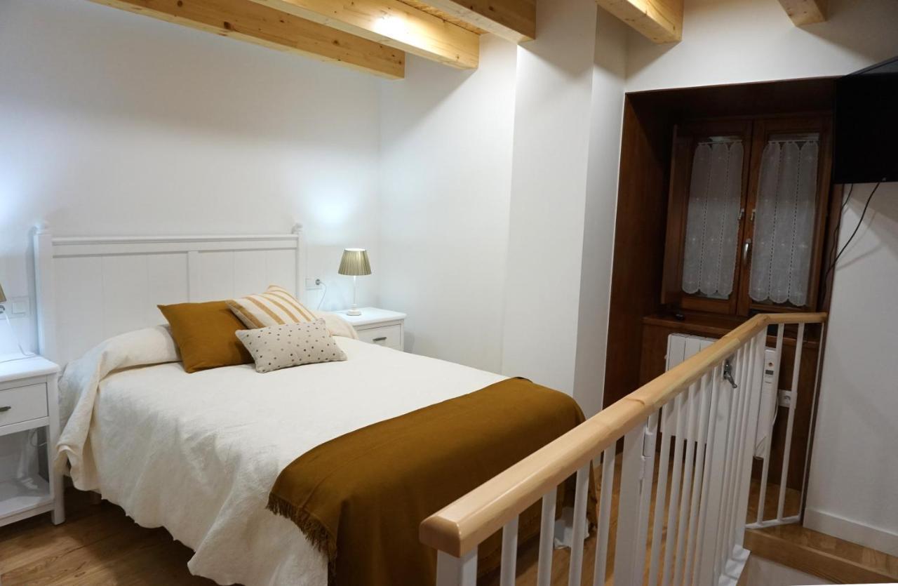 Apartamentos Turisticos El Penon 塔皮亚德卡萨列戈 外观 照片